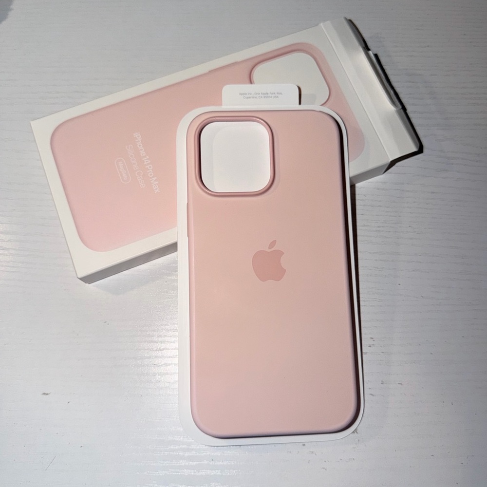 Apple Silicone iPhone 14 Pro Max Case - Light Pink